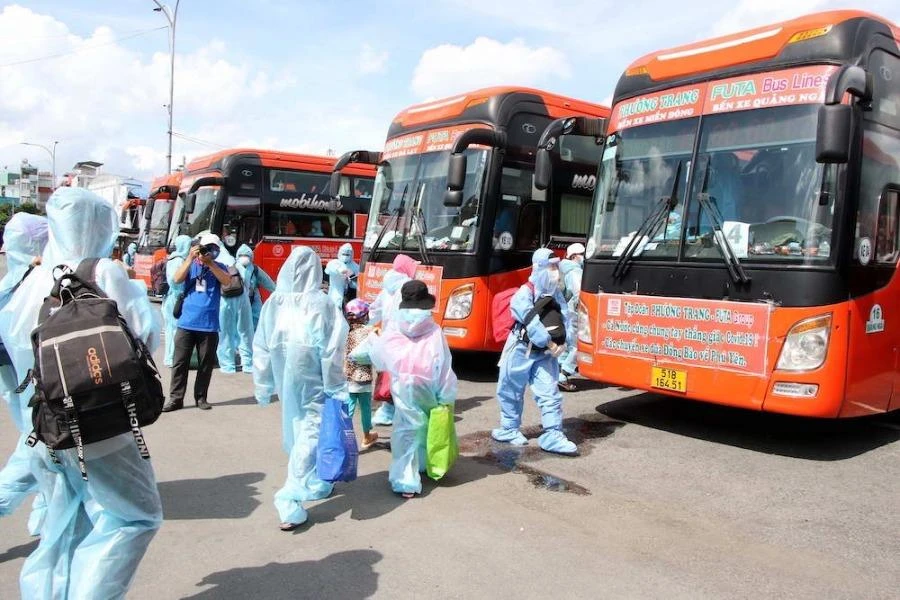 Hôm nay, 300 người dân Bình Thuận được đón về quê ảnh 1