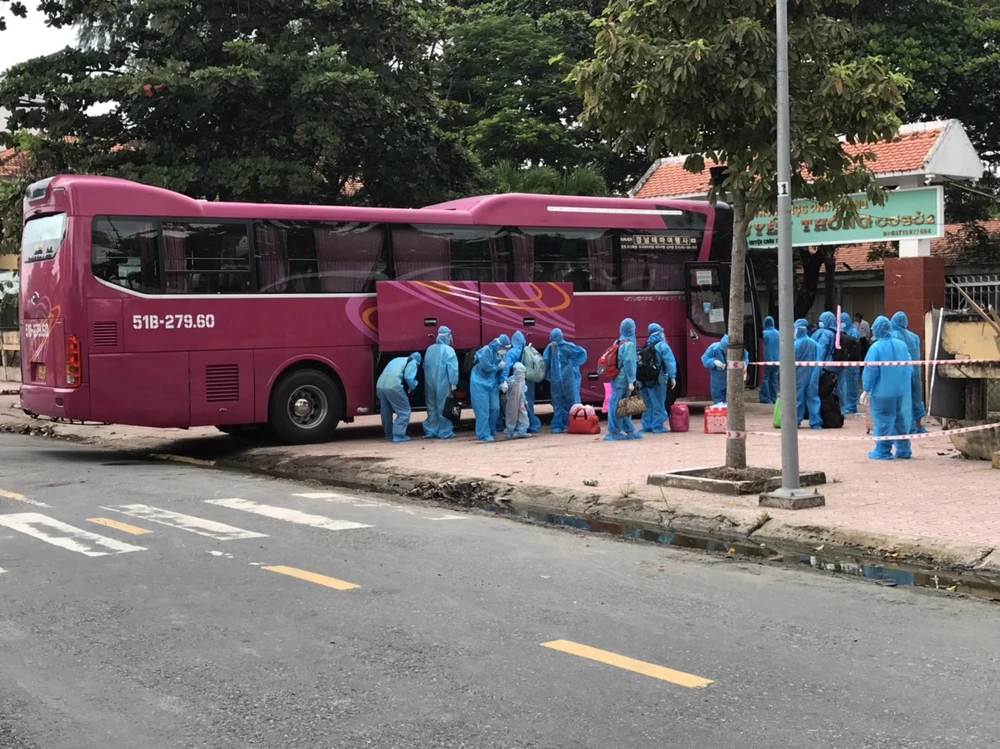 Tỉnh Long An thông tin về 38 trường hợp tự ý về quê ảnh 1