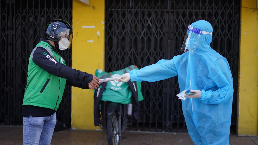 Hàng trăm ngàn đơn hàng được giao sau khi shipper tự xét nghiệm ảnh 2