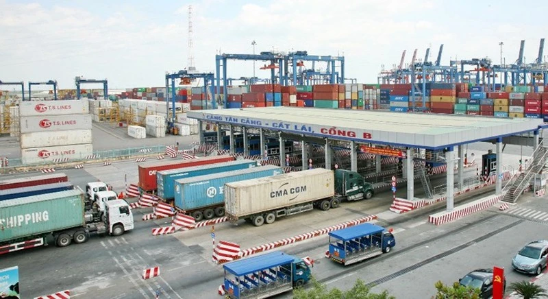Tiếp tục đề xuất lùi thời gian thu phí cảng biển tới ngày 1-4-2022 ảnh 1