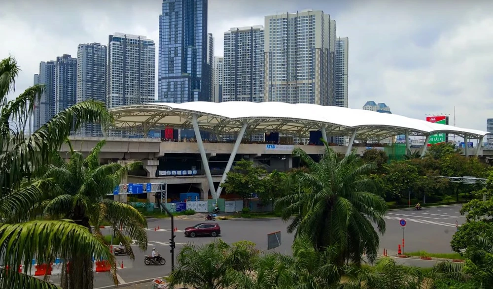 Cận cảnh tuyến metro số 1 bước sang giai đoạn 'bình thường mới' ảnh 6