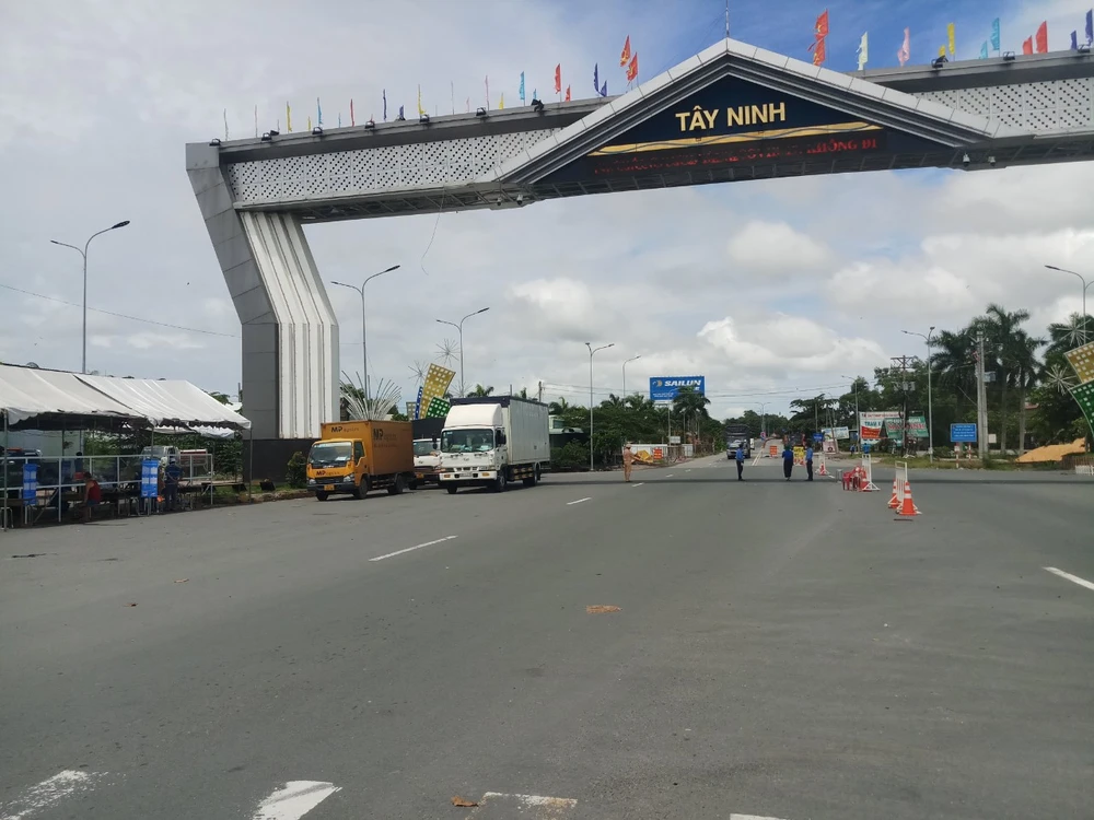 Đã có tuyến xe khách cố định kết nối TP.HCM - Tây Ninh ảnh 1