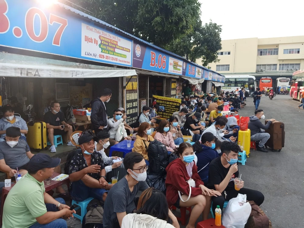 26 Tết, bến xe bắt đầu nhộn nhịp trở lại ảnh 8