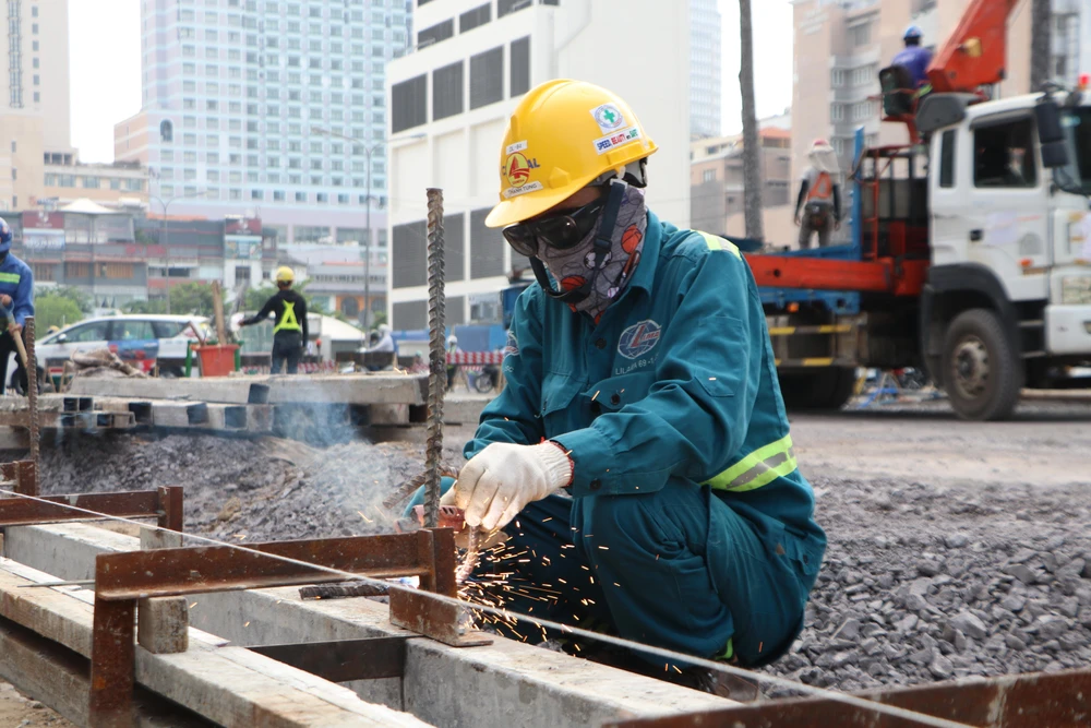 Ngày 27-4, một phần mặt bằng đường Lê Lợi được hoàn trả. Ảnh: HT.