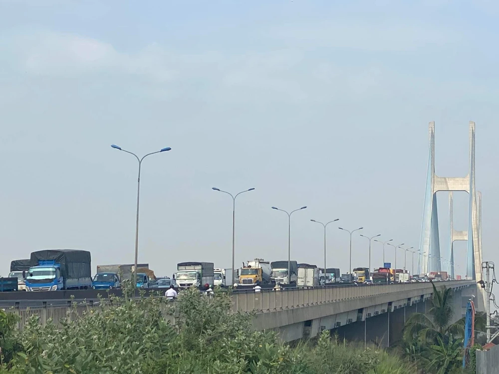 Sự việc trên đã gây ùn ứ kéo dài. Ảnh: ĐT.