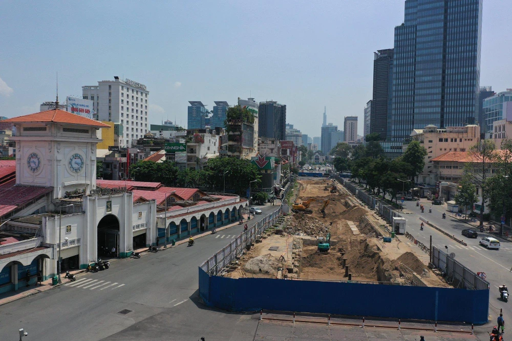 Khu vực Bến Thành sẽ nghiệm thu đưa vào sử dụng và tháo dỡ rào chắn vào ngày 1-9, trước Lễ Quốc khánh 2-9. Ảnh: ĐT.