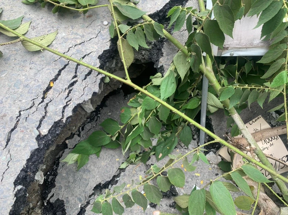 Nguyên nhân là do bể ống nước.