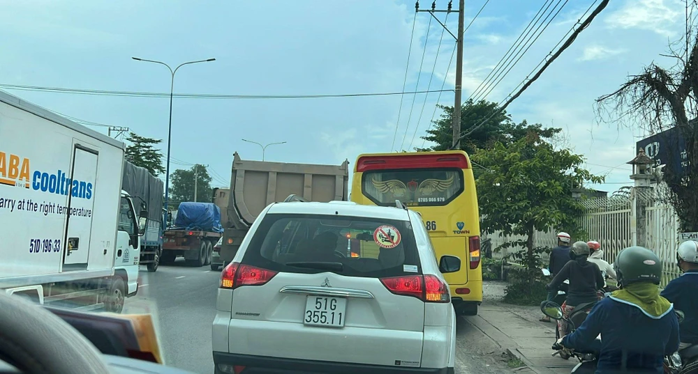 Khu vực Mỹ Phước - Tân Vạn thường xuyên bị kẹt xe. Ảnh: ĐT.