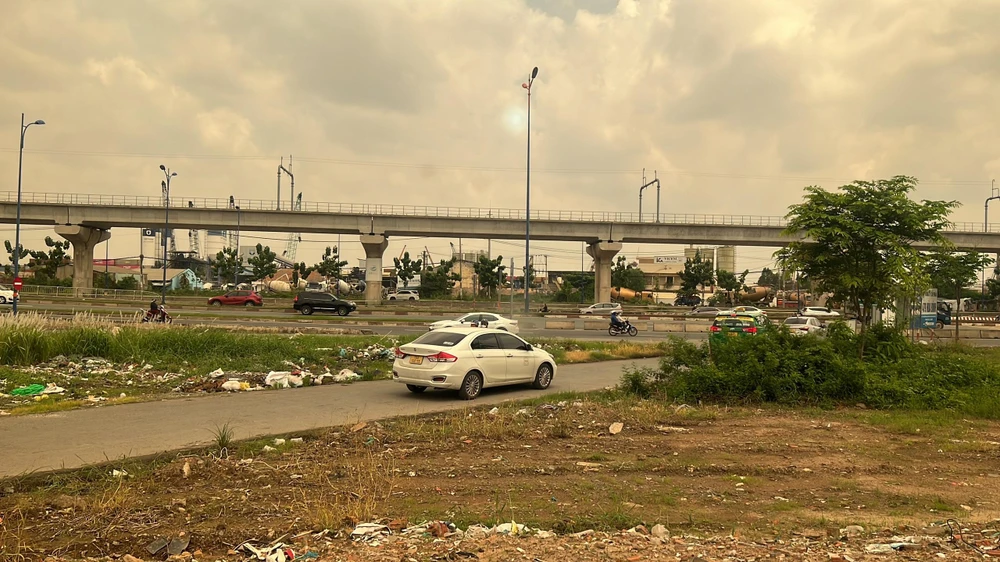 Ô tô di chuyển về hướng dạ cầu Rạch Chiếc. Ảnh: ĐT.
