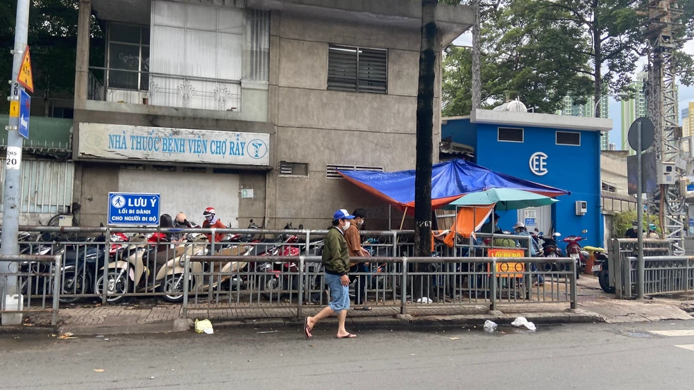 Bãi giữ xe ở Bệnh viện Chợ Rẫy.