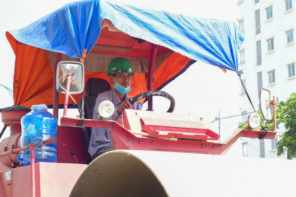 Chủ đầu tư đưa ra nhiều nguyên nhân khiến dự án chậm tiến độ. Ảnh: HỮU HƯỚNG.