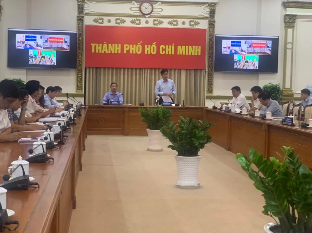 Đoàn công tác của Bộ GTVT chủ trì cuộc họp về dự án đường sắt TP.HCM - Cần Thơ. Ảnh: CTV.