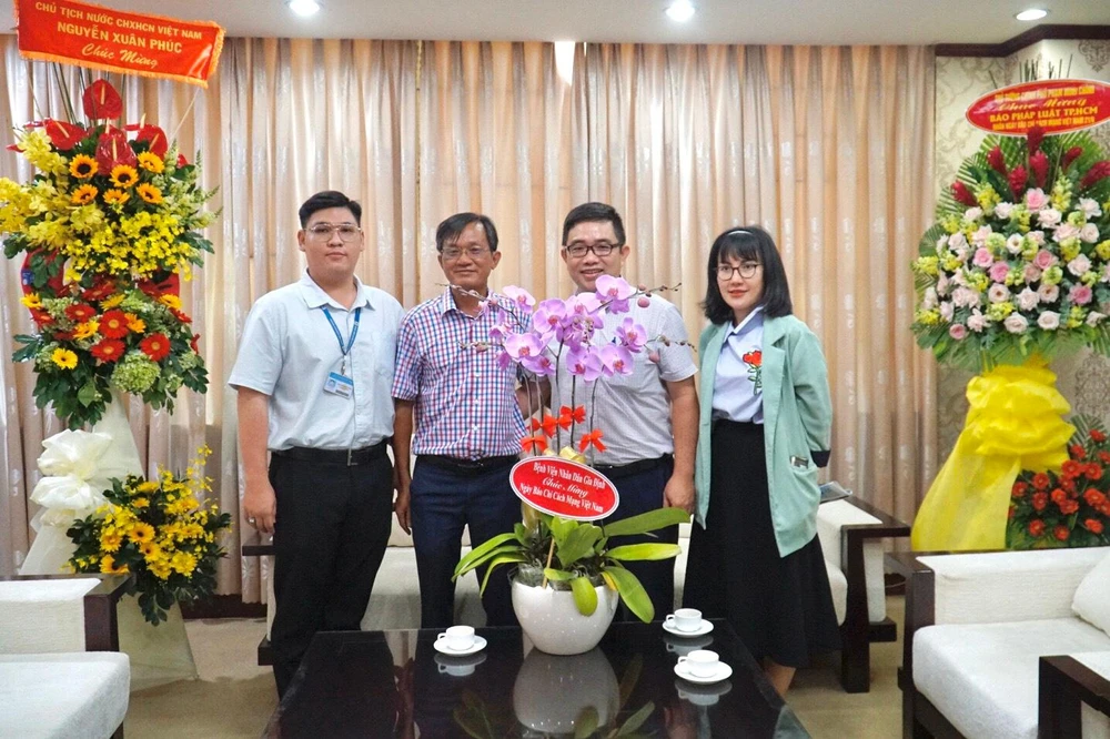 Báo Pháp Luật TP.HCM đã có nhiều hoạt động gắn bó với Bệnh viện Nhân dân Gia Định. Ảnh: BẢO PHƯƠNG