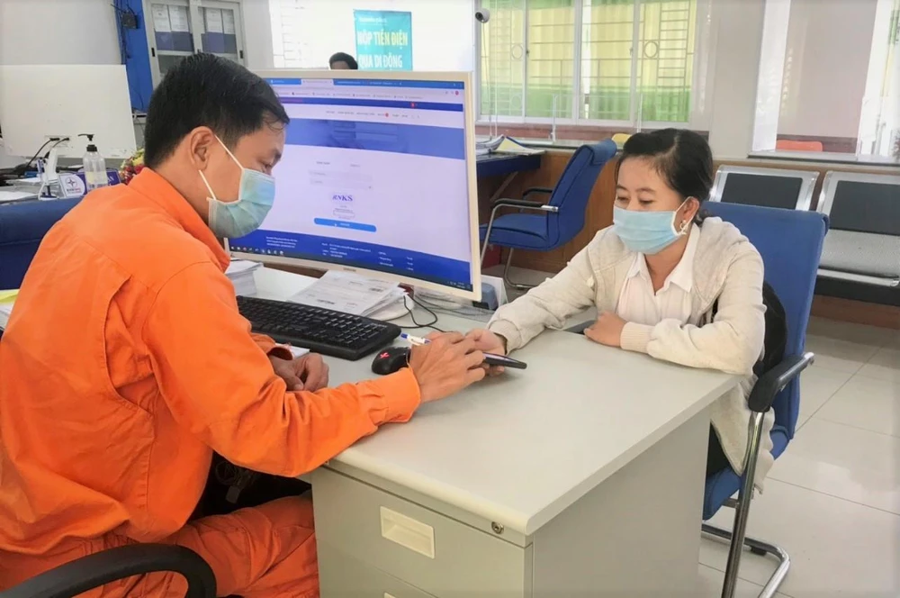 Hợp tác giữa EVNSPC và ACB nhằm triển khai đa dạng kênh thanh toán và nâng cao dịch vụ chăm sóc khách hàng sử dụng điện.