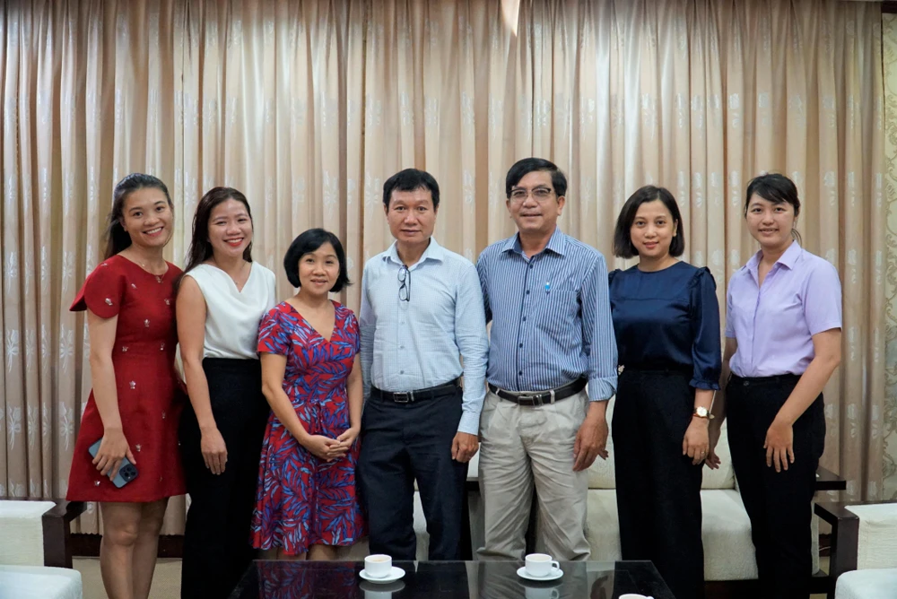 UBND phường 4, quận Tân Bình mong muốn hai bên cùng đồng hành trong các hoạt động tuyên truyền, đoàn thể. Ảnh: HUỲNH THƠ.