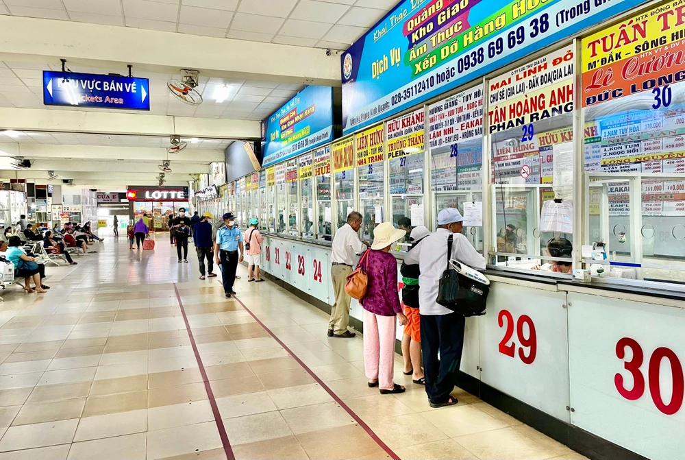 TP.HCM yêu cầu các đơn vị đảm bảo trật tự an toàn giao thông cho người dân vui xuân đón Tết. Ảnh: ĐT. TP.HCM yêu cầu các đơn vị đảm bảo trật tự an toàn giao thông cho người dân vui xuân đón Tết. Ảnh: ĐT.