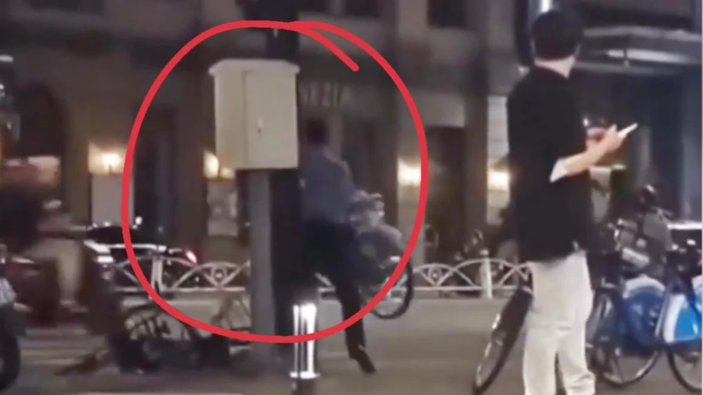 Hiện nay, phía công ty bảo vệ cũng đã đình chỉ công tác của nhân viên Phong.