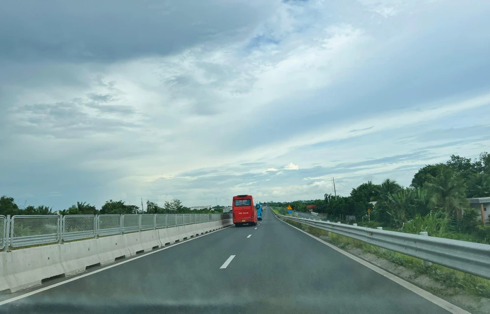 Tập đoàn Đèo Cả cho rằng đơn vị sẽ nỗ lực thực hiện giai đoạn 2 của hai tuyến cao tốc trên hoàn thành trước năm 2025. Ảnh: ĐT.