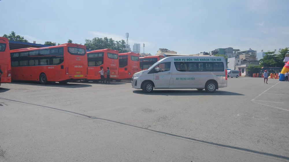 Dịch vụ đón trả khách tận nơi - miễn phí với cự ly 10 km. Ảnh: PT.