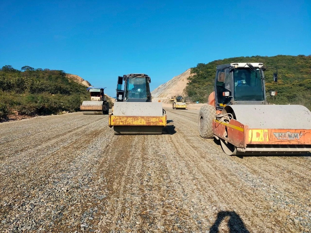 Dự kiến đoạn Vĩnh Hảo - Phan Thiết sẽ hoàn thành vào tháng 12-2022. Ảnh: ĐT.