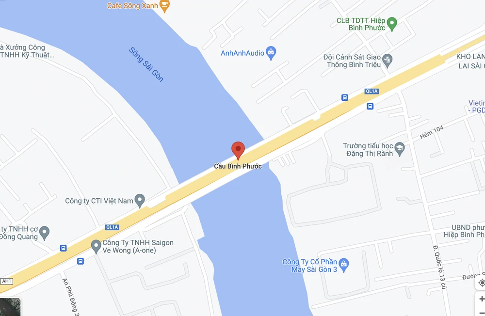 Khu vực cầu Bình Phước 1 đang được tổ chức điều tiết giao thông.