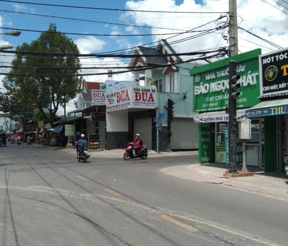 Đèn tín hiệu đã được lắp đặt nhưng chưa có điện. Ảnh Trung tâm quản lý giao thông đường bộ cung cấp.