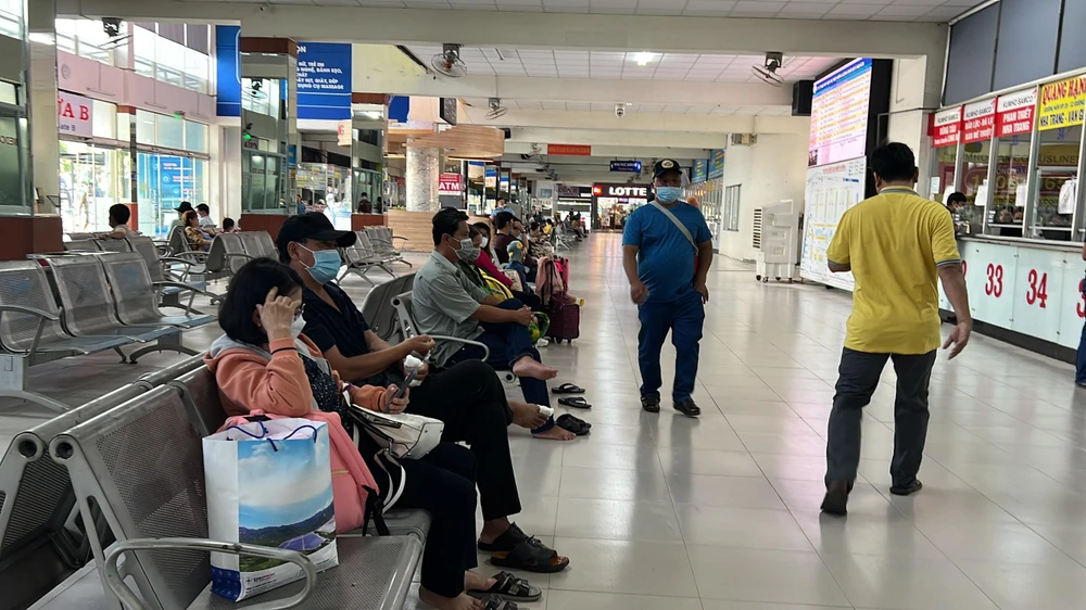 Lượng khách tới Bến xe Miền Đông vẫn chưa thực sự nhộn nhịp. Ảnh: ĐT.