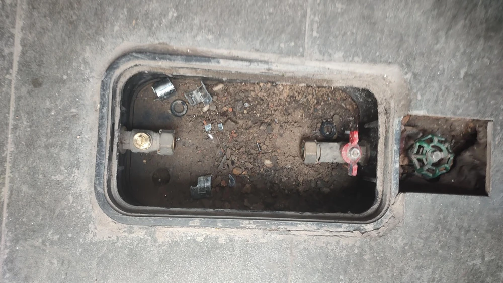 Một đồng hồ đã bị lấy trộm. Ảnh: CTV.