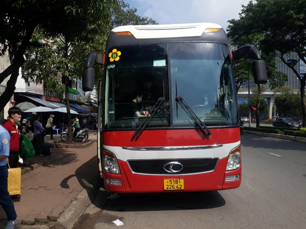 Riêng trong ngày 1-9, có 15 trường hợp vi phạm đón trả khách sai quy định. Ảnh: CTV.