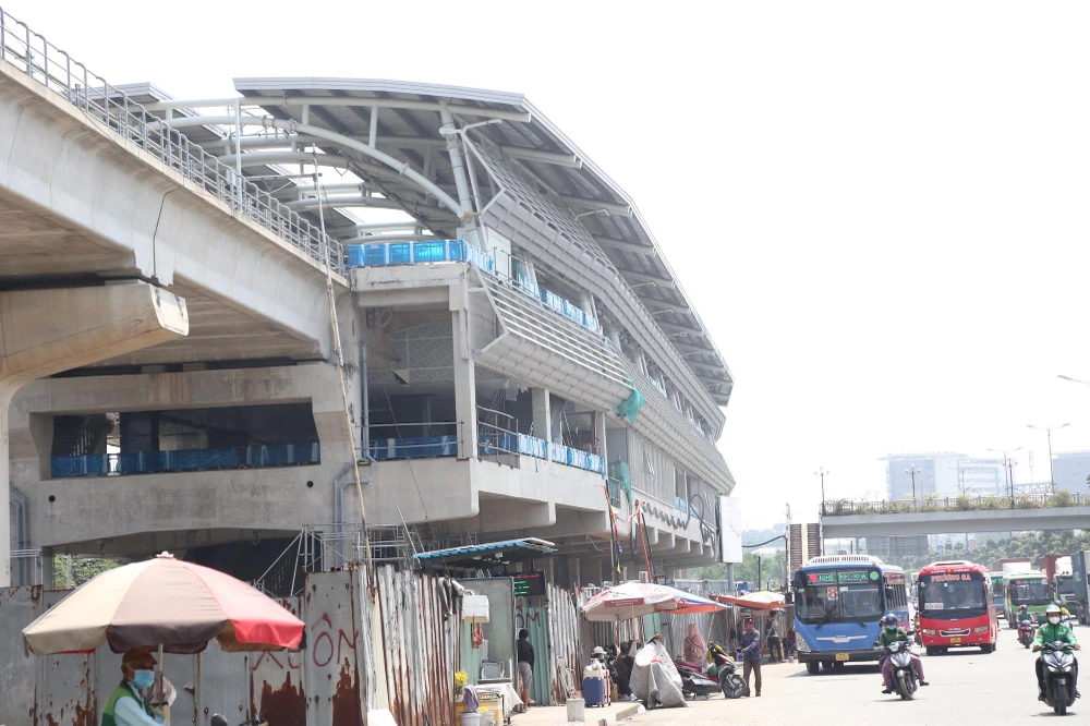 Ga Khu công nghệ cao - tiếp cận trực tiếp với hệ thống xe buýt.