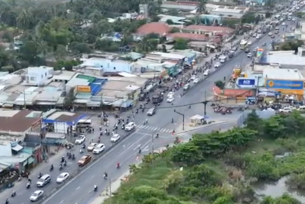 Một đoạn khác trên Quốc lộ 1A - hướng về TP.HCM. Ảnh: CTV.