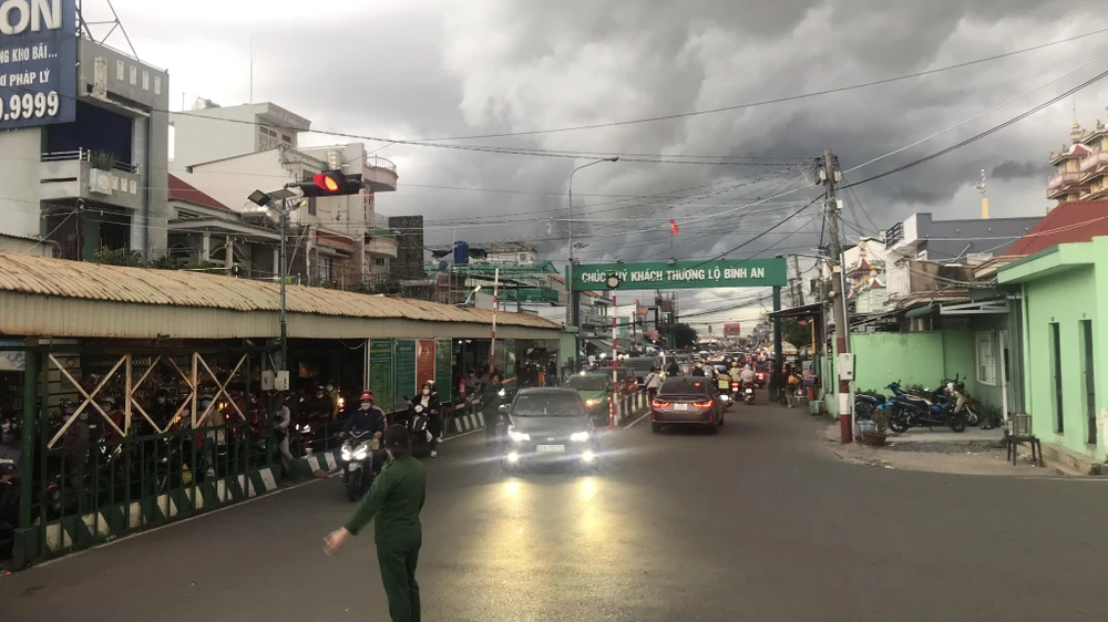 Đơn vị quản lý phà Cát Lái đã tung tối đa lực lượng để giảm ùn ứ. Ảnh: CTV.