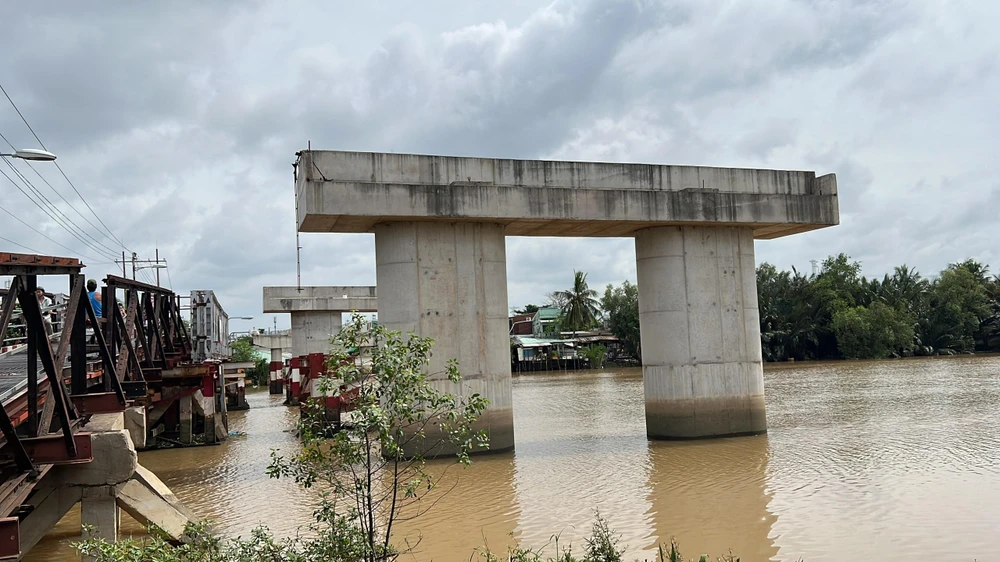 Dự kiến cầu Long Kiểng mới sẽ được thi công trở lại vào tháng 9-2022.