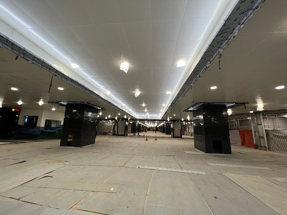 Hệ thống ánh sáng, ốp gạch đang được triển khai. Ảnh: ĐT