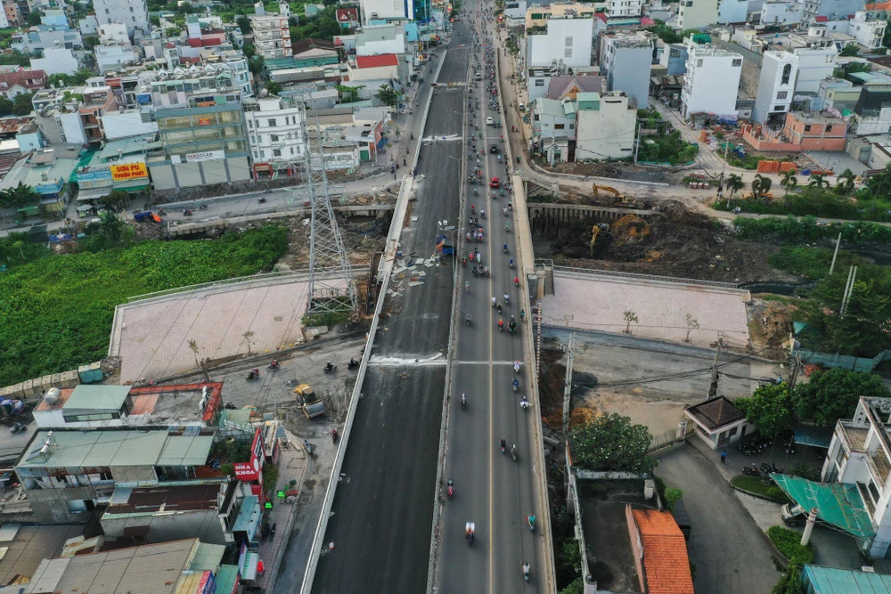 Sau nhiều năm thi công đến nay dự án cầu Bưng đã được hoàn thành. Ảnh: ĐT.