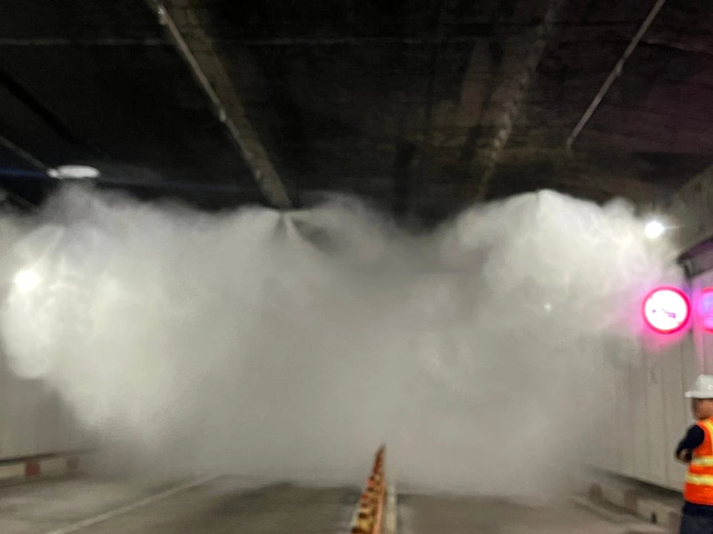 Hầm sông Sài Gòn thử nghiệm hệ thống phun sương 95 tỉ đồng. Ảnh: ĐT.
