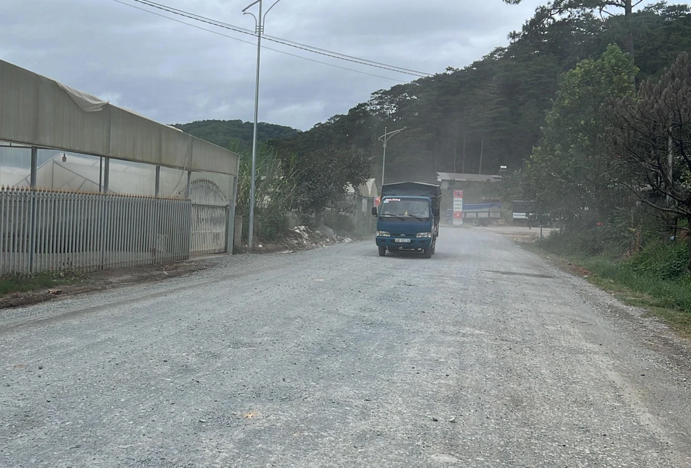 Quốc lộ 20 đang nâng cấp, sửa chữa. Ảnh: ĐT.