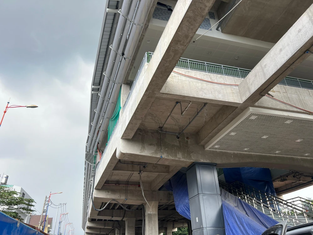 Hiện nay, chỉ còn 1% khối lượng công việc với những phần việc nhỏ là diện mạo Nhà ga Khu công nghệ cao chính thức lộ diện.