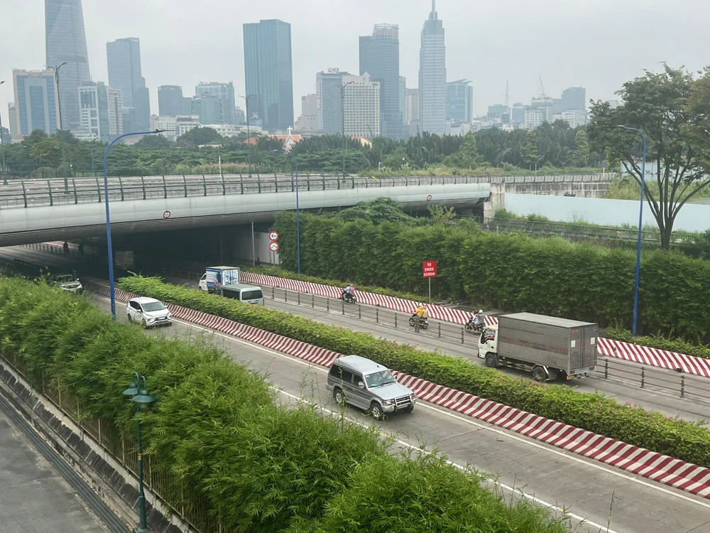 Từ khi có cầu Thủ Thiêm 2, lượng phương tiện qua đường hầm sông Sài Gòn đã giảm từ 5-8%. Ảnh: ĐT.