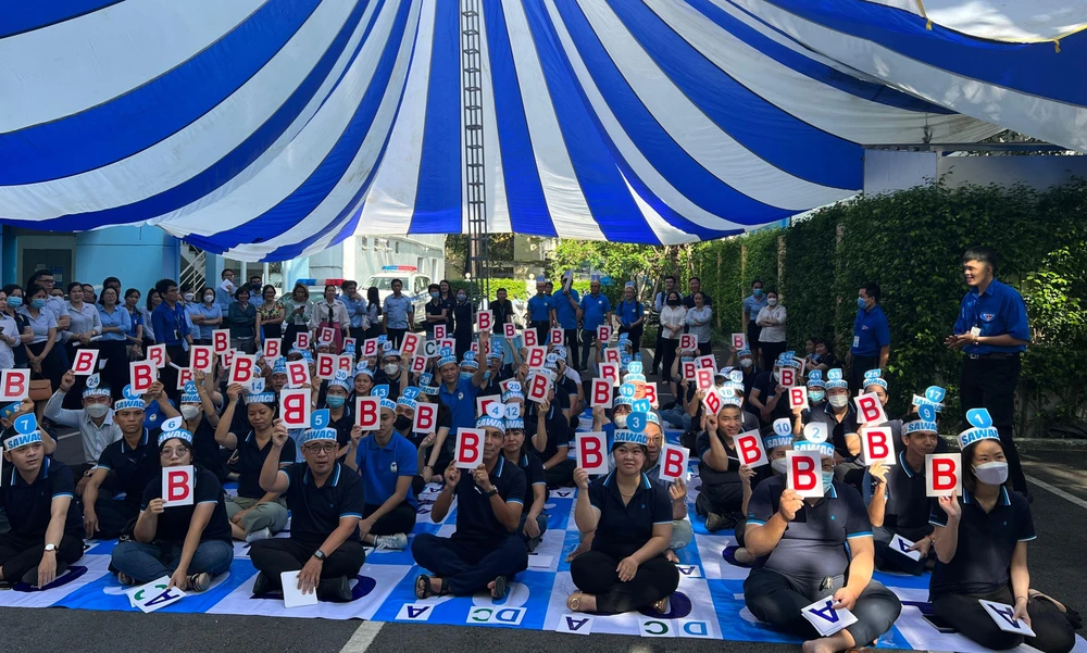 Tổng công ty Cấp nước Sài Gòn tham gia Hội thi tìm hiểu pháp luật. Ảnh: ĐÀO TRANG.