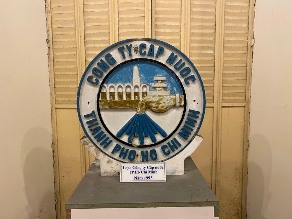 Logo của Công ty Cấp nước TP.HCM năm 1992. Ảnh: ĐT.