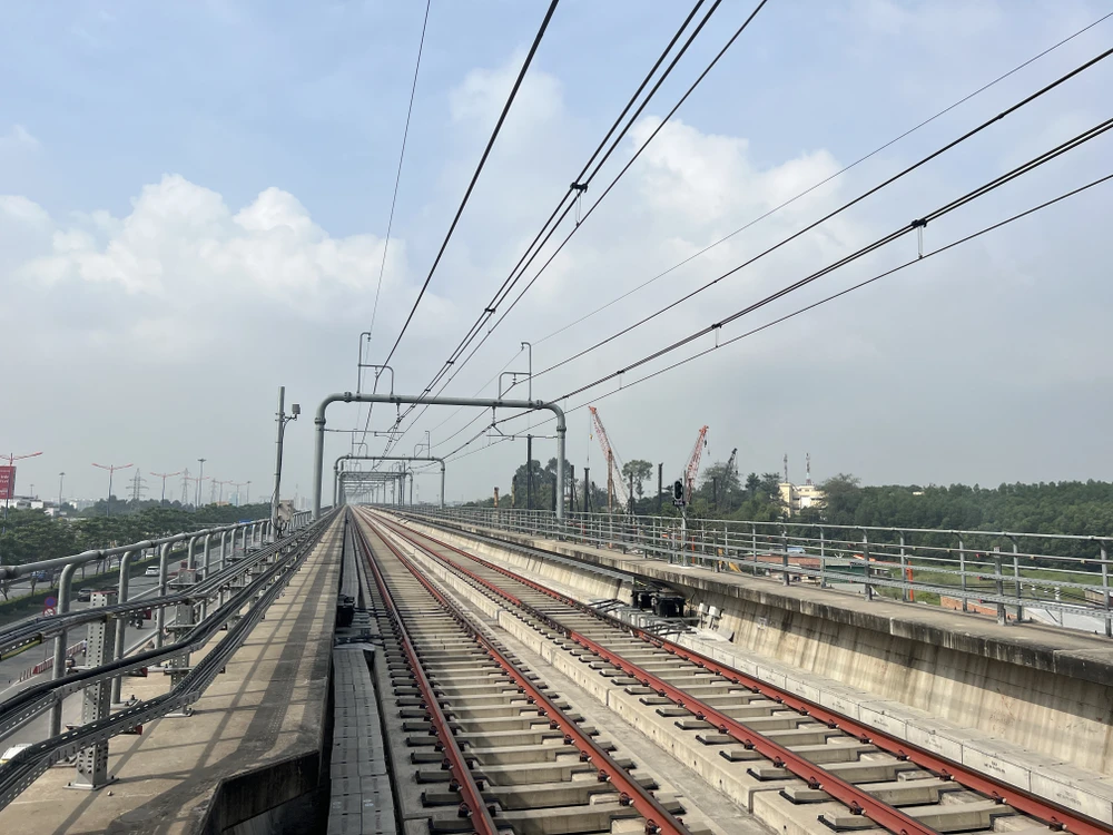 Công trường metro số 1 vào ngày 23 tháng Chạp. Ảnh: ĐÀO TRANG.