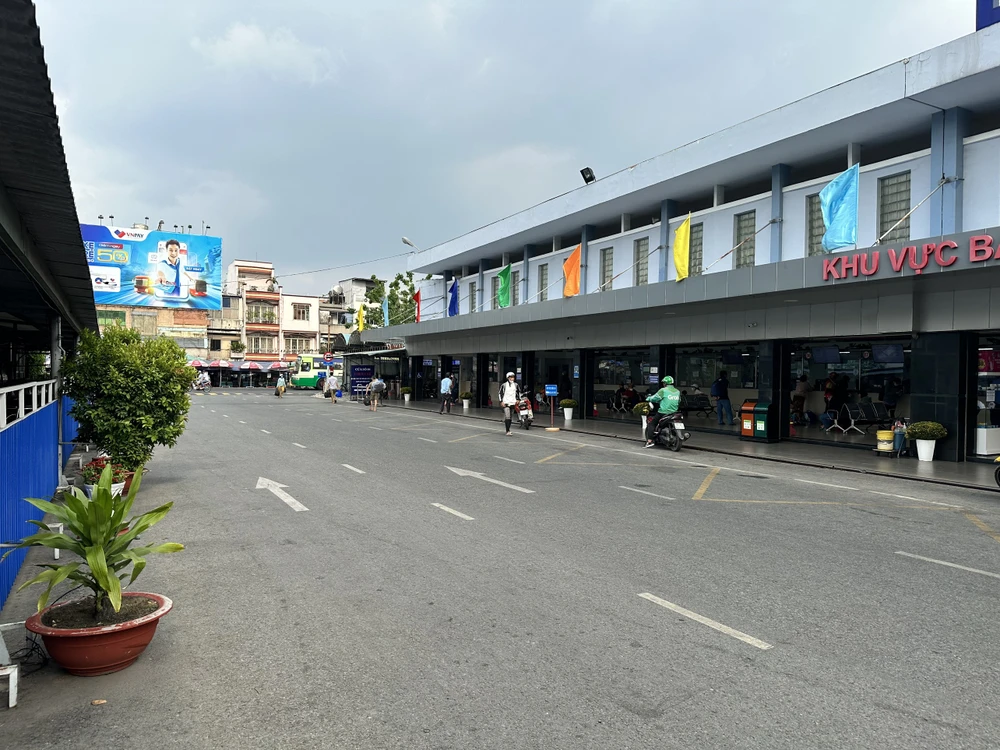 Người dân chủ động lên xe sớm nên không có tình trạng ùn ứ. Ảnh: CTV Người dân chủ động lên xe sớm nên không có tình trạng ùn ứ. Ảnh: CTV