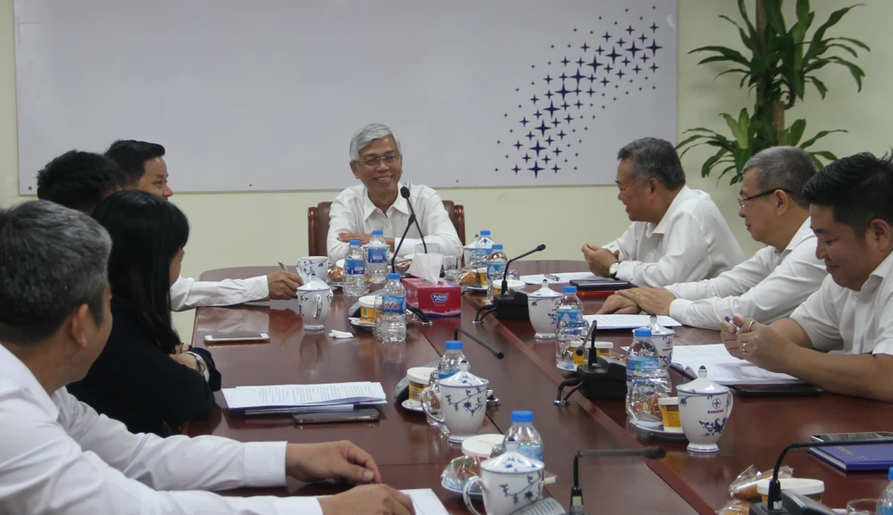 Phó Chủ tịch UBND TP.HCM Võ Văn Hoan làm việc với Tổng công ty Điện lực TP.HCM vào đầu năm mới Quý Mão 2023. Ảnh: EVNHCMC. Phó Chủ tịch UBND TP.HCM Võ Văn Hoan làm việc với Tổng công ty Điện lực TP.HCM vào đầu năm mới Quý Mão 2023. Ảnh: EVNHCMC.