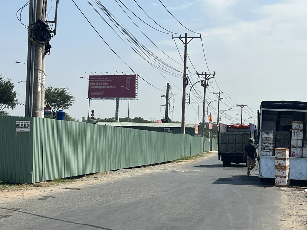 Nút giao An Phú được khởi công ngày 29-12-2022, được mệnh danh là nút giao "khát vọng" của TP.HCM nói chung, TP Thủ Đức nói riêng và trở thành biểu tượng mới của TP trong thời gian tới. Tổng mức đầu tư 3.408 tỉ đồng, dự kiến hoàn thành vào 30-4-2025. Ảnh: ĐÀO TRANG.