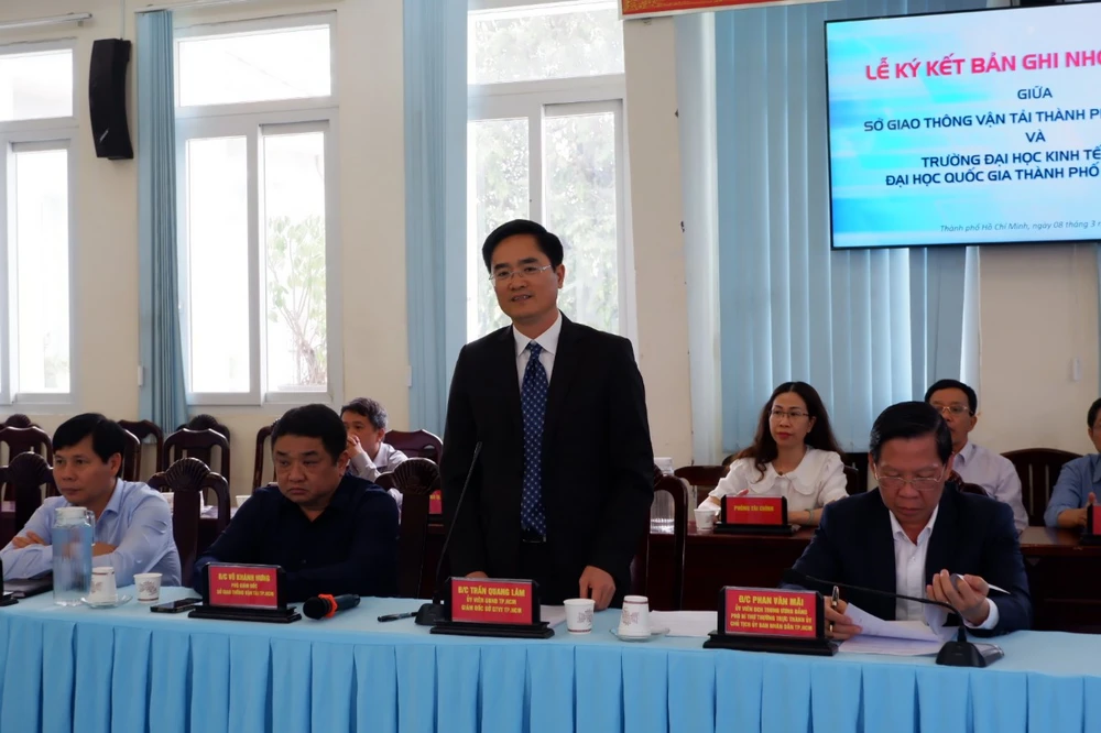 Ông Trần Quang Lâm, Giám đốc Sở GTVT TP.HCM kỳ vọng về sự hợp tác giữa hai đơn vị trong 3 năm tới. Ảnh: ĐÀO TRANG. Ông Trần Quang Lâm, Giám đốc Sở GTVT TP.HCM kỳ vọng về sự hợp tác giữa hai đơn vị trong 3 năm tới. Ảnh: ĐÀO TRANG.