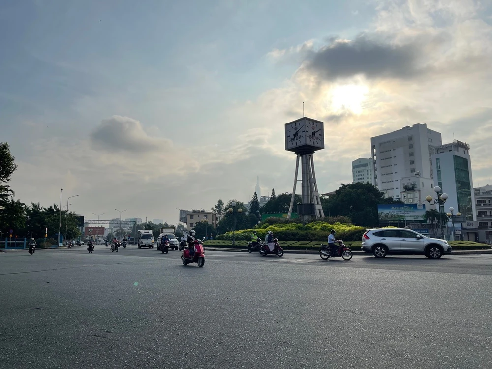 PC08 kiến nghị TP dỡ bỏ vòng xoay Nguyễn Bỉnh Khiêm, tổ chức giao thông cho các phương tiện đi theo đèn tín hiệu giao thông ở khu vực giao lộ.