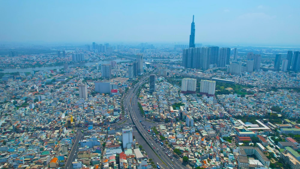 Trung tâm Quản lý điều hành giao thông đô thị đối đường Xa lộ Hà Nội. Ảnh: Nguyễn Tiến.