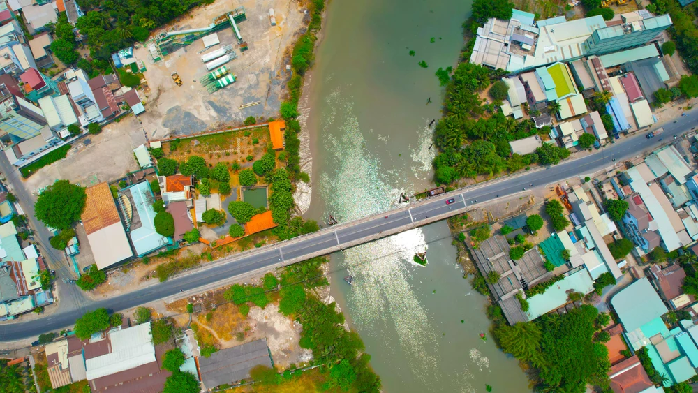 Tương tự, cầu Ông Nhiêu cũng được khởi công từ năm 2017, sau đó tạm ngưng cho tới nay. Hiện khối lượng dự án chỉ đạt 1%.