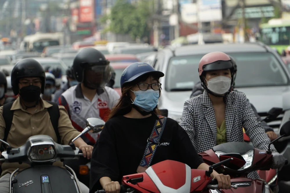 Trước đó, đoạn quốc lộ 13 (từ ngã tư Bình Phước đến cầu Bình Triệu) thuộc dự án BOT cầu đường Bình Triệu 2, hình thành từ năm 2001.